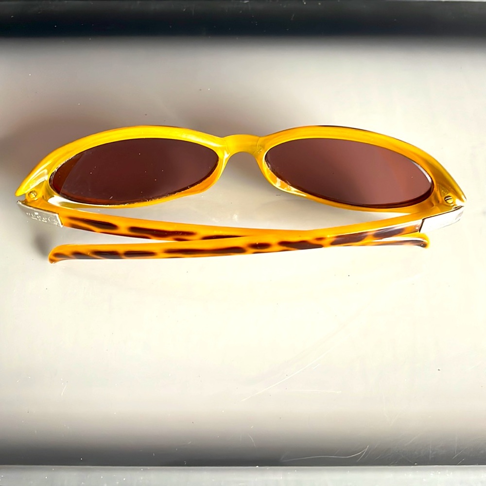Gucci Tortoiseshell Sunglasses - Picture 4 of 16